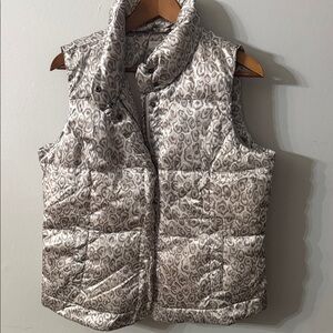 Charter Club Silver Snow Leopard Puffer Vest Women's Shiny Poly/Nylon
